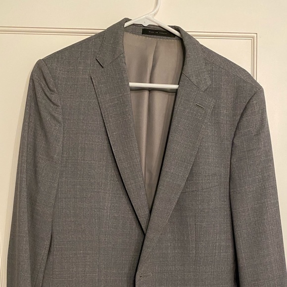 Beautiful gray Hugo Boss blazer